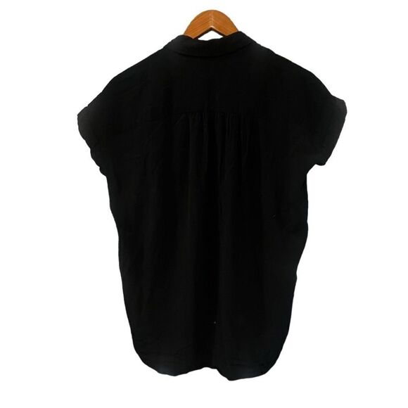 Madewell light weight black short sleeve button up top - Picture 8 of 9